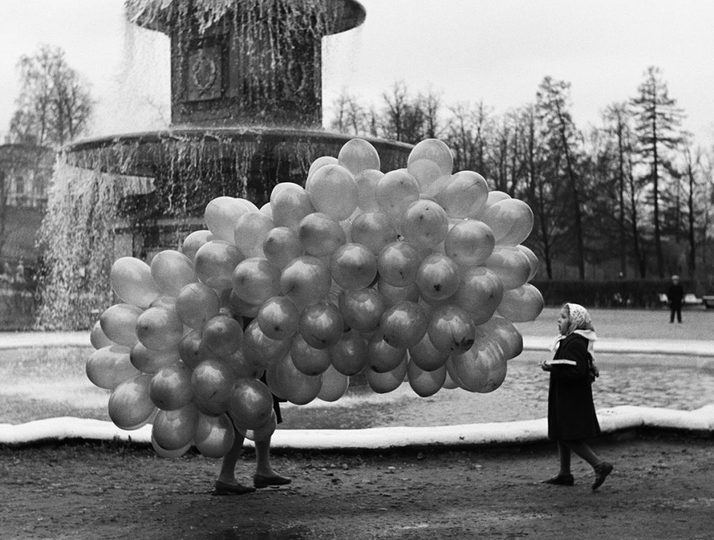 Sabine Weiss - Parc de Petrodovore - URSS - 1961